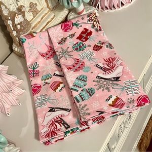 Cupcakes & Cashmere Kitchen Towels